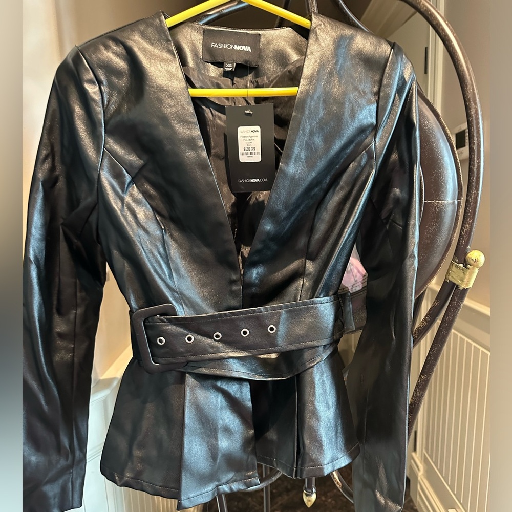 Leather jacket - Picture 4 of 6